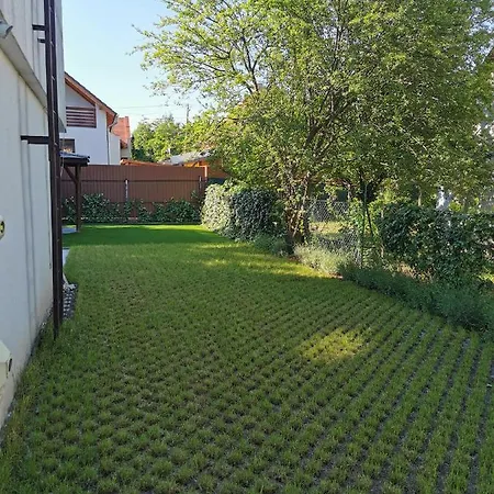 Diana Apartman Alsoors Exterior photo