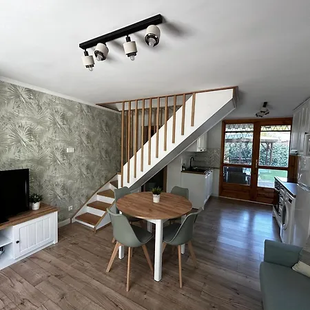 Diana Apartman Alsoors Exterior photo