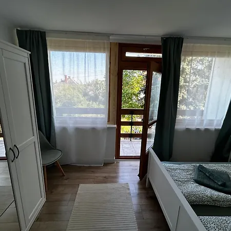 Diana Apartman Alsoors Exterior photo
